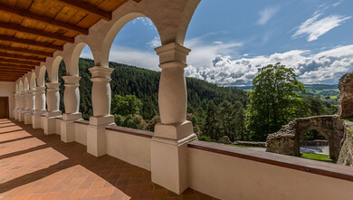 Objektivem Václava Švába - Arkádová chodba Objektivem Václava Švába - Arkádová chodba